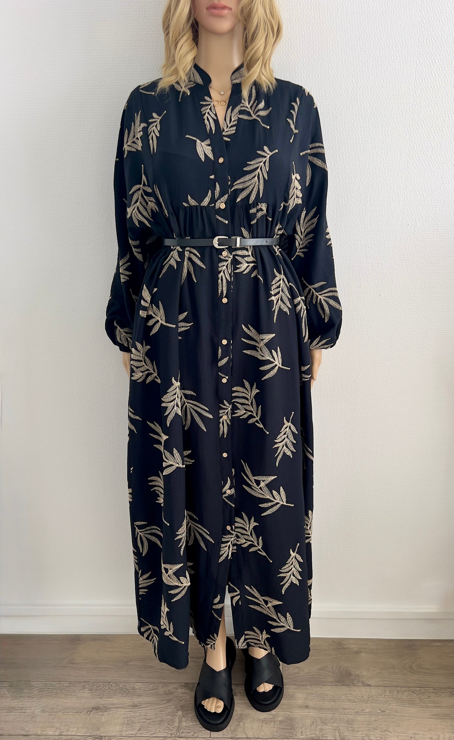 Robe “Mira” – Noire Imprimé Feuilles