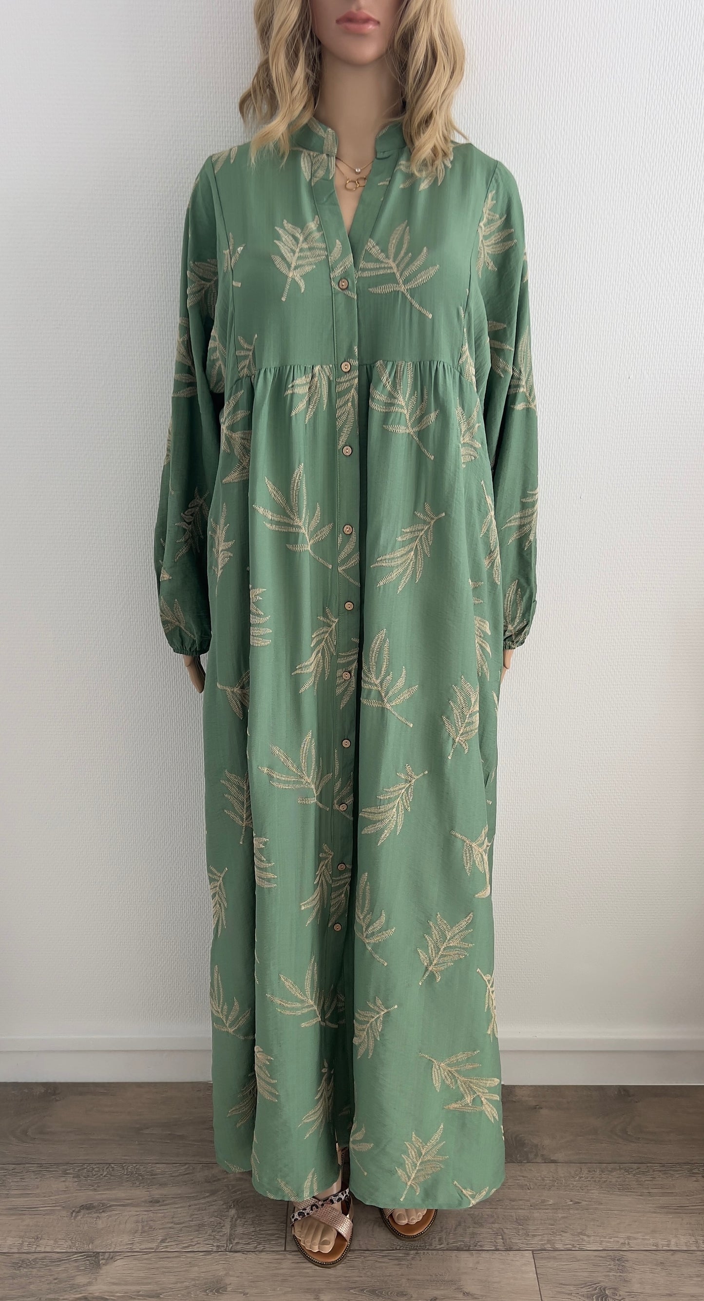 Robe “Mira” – Vert Amande & Imprimé Feuilles