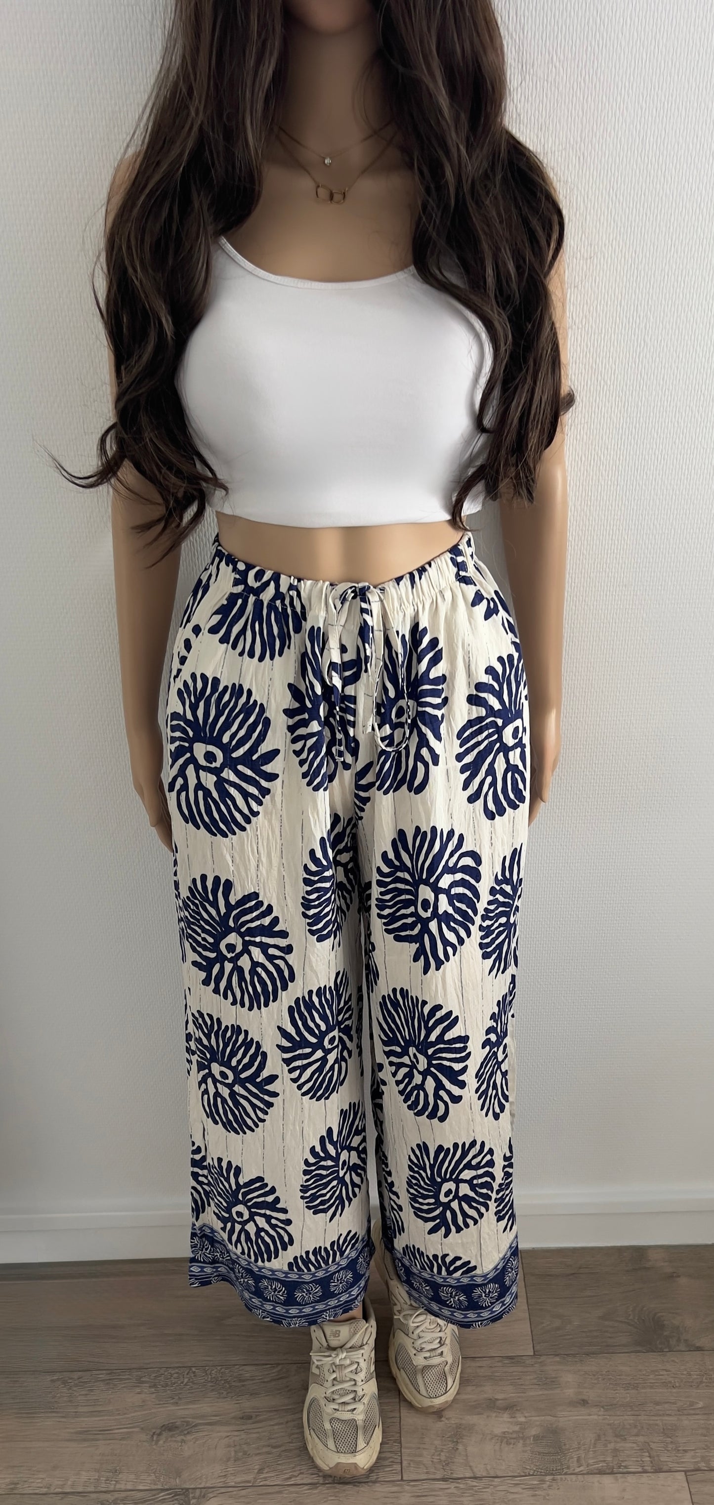 Pantalon “Luma” – Imprimé Bleu & Blanc Cassé