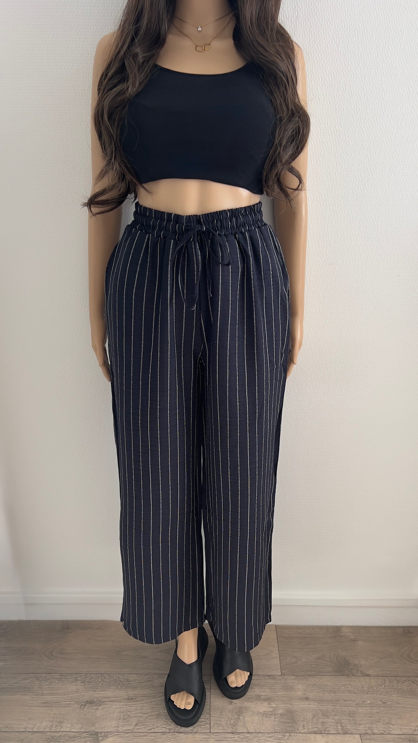 Pantalon “Naya” – Rayures Bleu Marine