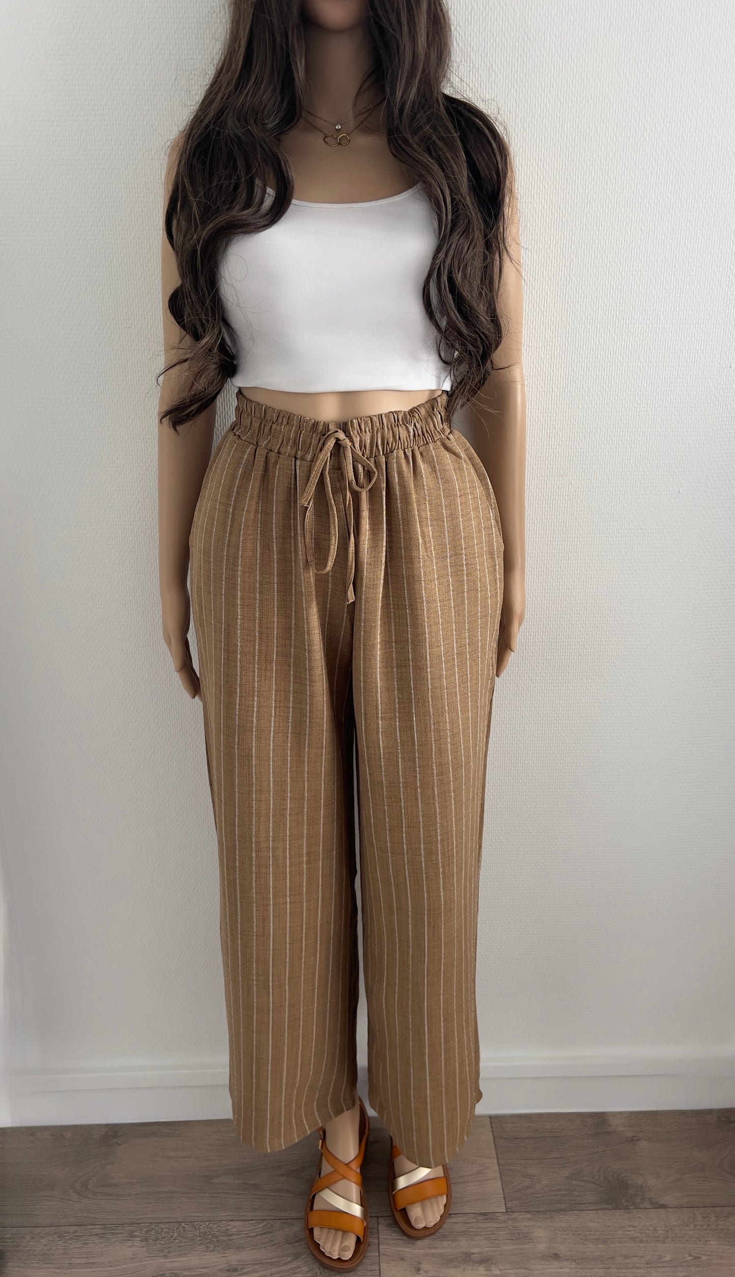 Pantalon “Naya” – Rayures Camel